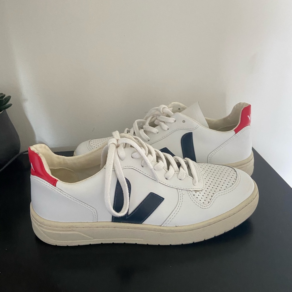 VEJA V-10 Sneakers
